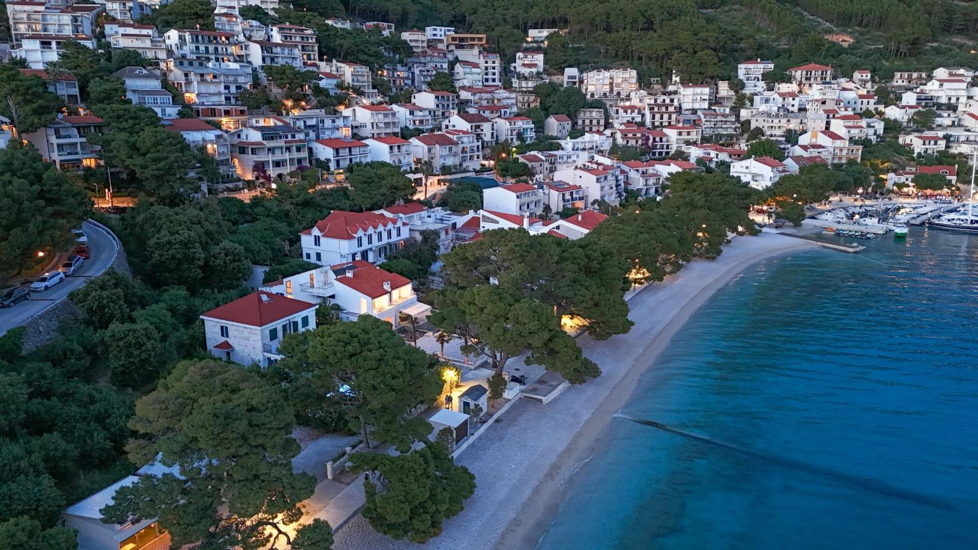 Apartment Seafront Marija *