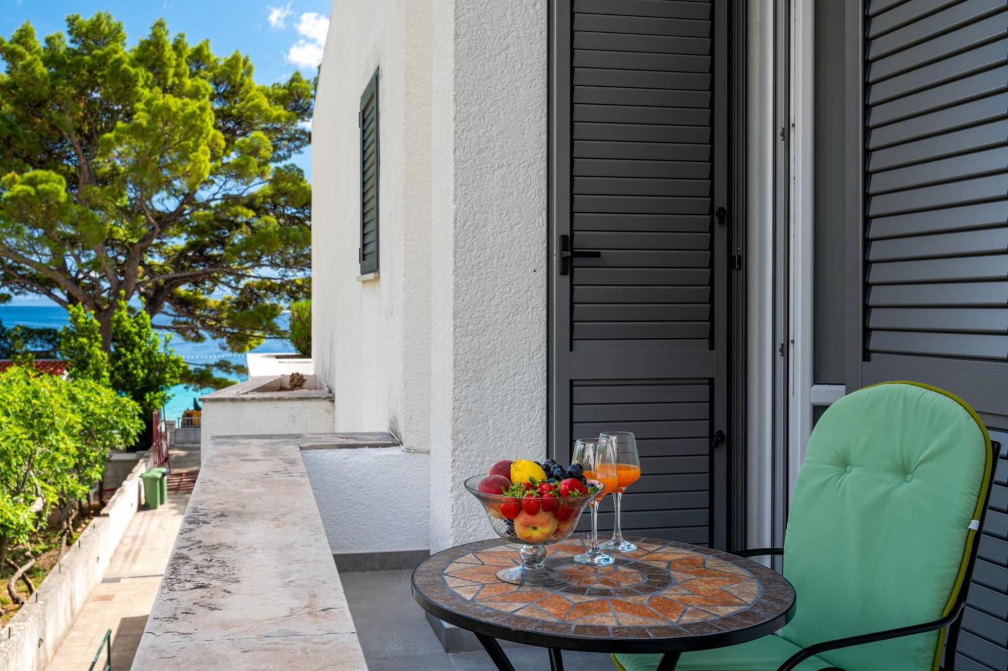Apartment Seafront Marija *